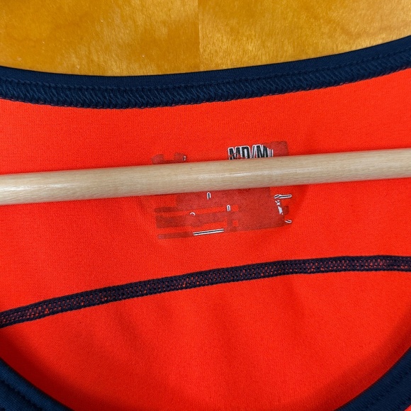 Under Armour Men’s Medium Orange and Blue Workout Tank - Picture 2 of 3